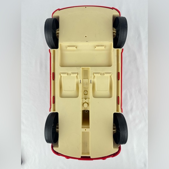Vintage Year 2000 Barbie VW Bug in Red - Picture 9 of 11